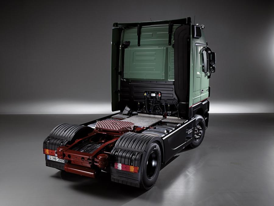  Mercedes-Benz Actros Trust Edition Concept 2008 года  (фото 4 из 6)